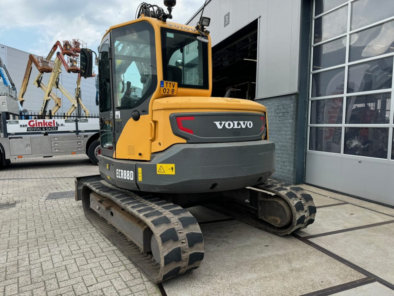 5E02305A D4E7 49ED B7BB 429B5425A39F